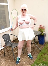 Sexy naked glasses granny showing off in her backyard